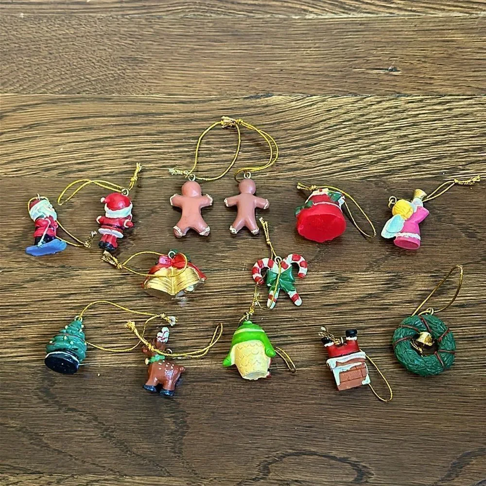 Lot of‎ 13 small resin plastic Christmas tree ornaments